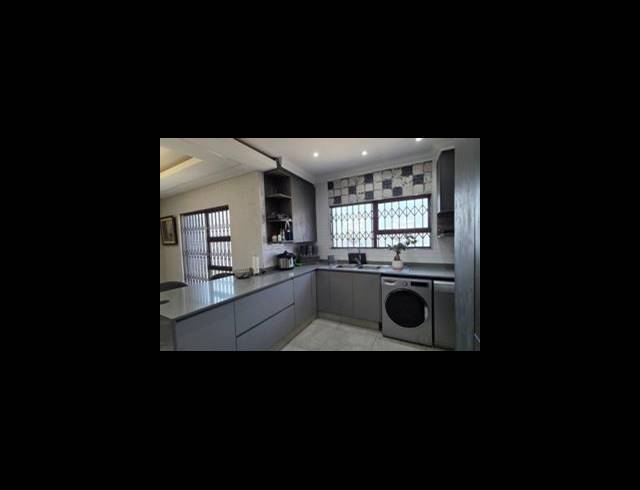 3 BEDROOM HOUSE FOR SALE IN HELDERWYK